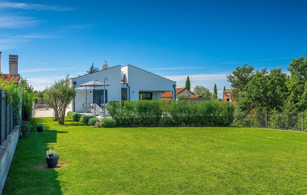 Exterior - Gorgeous home in Burici (Burici)