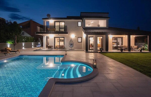 Pool - Beautiful home in Pula (Pula)