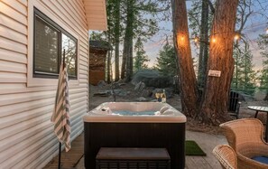 Terrace/patio - Luxury summer Scandia A-Frame mountain Chalet +Hot Tub, EV & Pet friendly (Running Springs)
