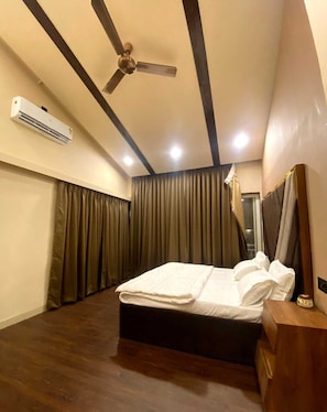 4 bedrooms, WiFi, bed sheets