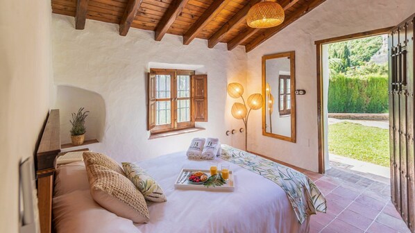 3 bedrooms, iron/ironing board, travel cot, WiFi