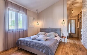 4 chambres, fer et planche à repasser, lit parapluie, Wi-Fi gratuit