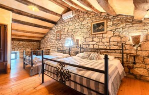8 bedrooms, iron/ironing board, travel cot, free WiFi