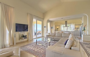 TV, fireplace, DVD player, stereo