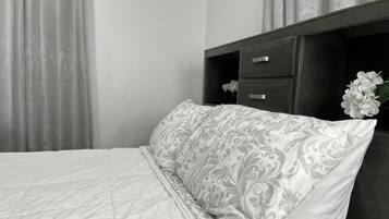 1 Schlafzimmer, Bügeleisen/Bügelbrett, kostenloses WLAN, Bettwäsche