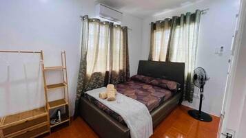 3 bedrooms, iron/ironing board, free WiFi, bed sheets