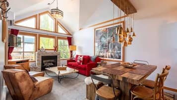 TV connectée, cheminée