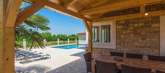 Lovely home in Porec with sauna