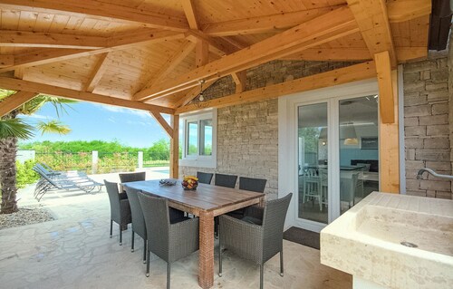 Lovely home in Porec with sauna