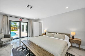 4 bedrooms, desk, iron/ironing board, free WiFi - Monthly Stay: Spacious New home 4BD w/ a private pool & BBQ. 15 mins to beaches! (Hollywood)