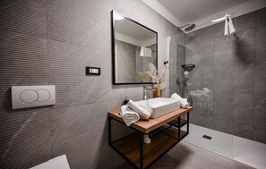 Shower, hair dryer - Amazing home in Krsan (Krsan)
