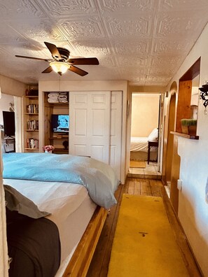 2 Schlafzimmer, Schreibtisch, Bügeleisen/Bügelbrett, kostenloses WLAN