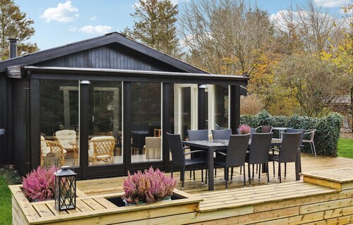 Gorgeous home in Ulfborg with kitchen