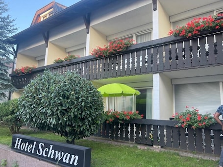 Exterior. Hotel Schwan
