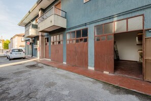 Exterior - GuestHost - Zagar House-Venice Airport Close-by: Apt W/Parking (Mestre)
