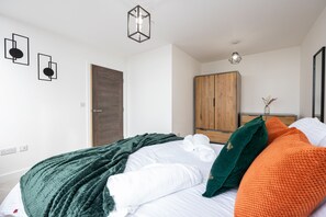 1 室のベッドルーム、アイロン / アイロン台、WiFi (無料)、ベッドシーツ