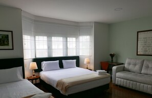 Premium bedding, pillow-top beds, individually decorated - Floralia Casa Boutique (Bogotá)