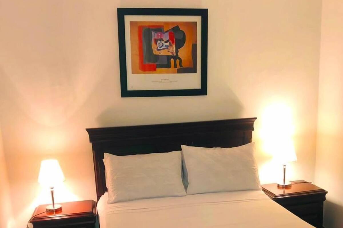 Hochwertige Bettwaren, Pillowtop-Betten, Schreibtisch