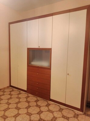 Interior - COZY DETACHED APARTMENT, STRATEGICALLY LOCATED. (Grotticella-Scarfato)