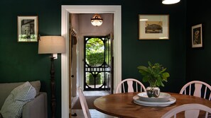 Dining - Gold Finch- stunningly designed dog-friendly miner's cottage in Hepburn Springs (Hepburn)