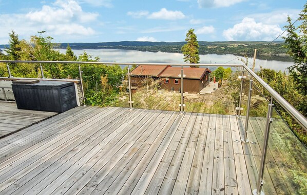 Property grounds - Lovely home in Enebakk with WiFi (Enebakk)