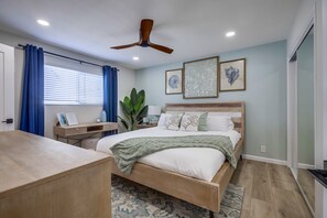 2 bedrooms, desk, iron/ironing board, travel crib
