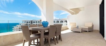Beautiful on Water resort with all the amenities.  All inclusive options ava