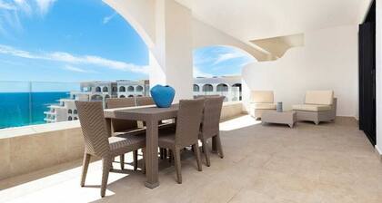Beautiful on Water resort with all the amenities. All inclusive options ava