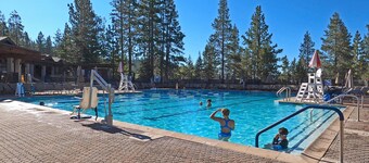 Chestnut Haus at Tahoe Donner By Tahoe Getaways - 4 BR w/ HOA Amenities