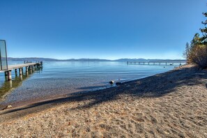 Beach - Blackwood Cabin by Tahoe Getaways - West Shore Luxury 3 BR - Walk to Lake, Pet Okay (Homewood)
