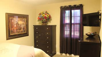 3 bedrooms, iron/ironing board, free WiFi, bed sheets