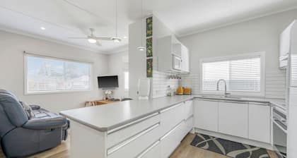 Quartzy's Place - Cozy Cottage in the heart of North Haven