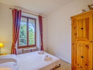 1 sovrum och sängkläder