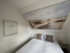 Unclassified image, 3 of 16, button