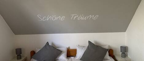 2 多间卧室、WiFi