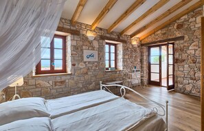 3 chambres, fer et planche à repasser, lit parapluie, Wi-Fi gratuit