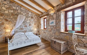 3 bedrooms, iron/ironing board, travel cot, free WiFi