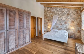 3 chambres, fer et planche à repasser, lit parapluie, Wi-Fi gratuit