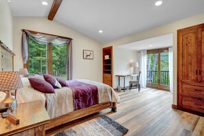 5 Schlafzimmer, Schreibtisch, Bügeleisen/Bügelbrett, Reisekinderbett