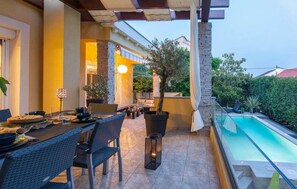 Outdoor dining - Beautiful home in Zadar (Zadar)