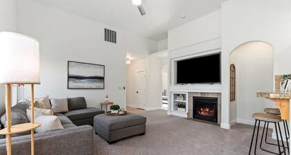 Meridian Patio Home with Games, Seasonal Pool, Close to EVERYTHING! Pet friendly