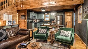 Una televisión, una chimenea, videojuegos