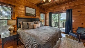 4 bedrooms, iron/ironing board, free WiFi, bed sheets - Overlook Cabin - 5 Min to Downtown | HotTub | Pool Table | Arcade Games | Dogs Welcome (Blue Ridge)