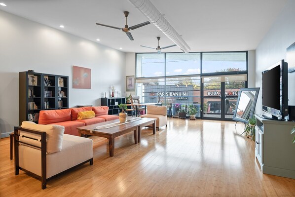 Smart TV, DVD player