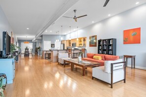 Smart TV, DVD player