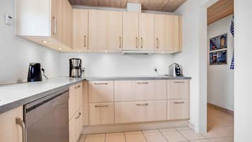 Fridge, oven, dishwasher