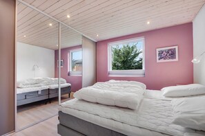 3 bedrooms, iron/ironing board, free WiFi - Cozy and spacious townhouse in Aars (Aars)