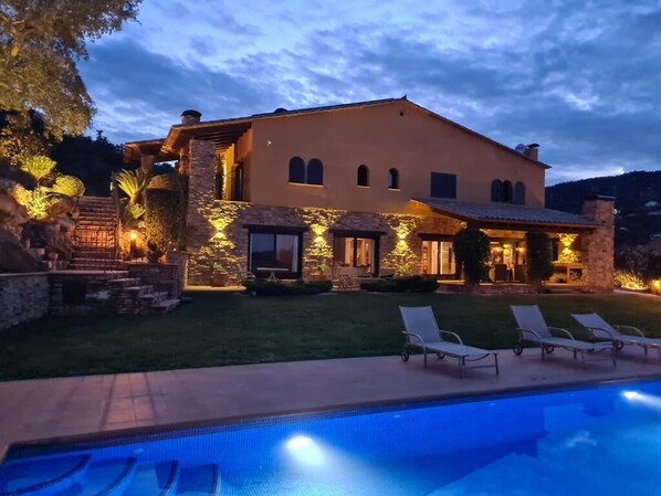 Pool - Villa 'La Masia' with Mountain View, Wi-Fi and Air Conditioning (Calonge)