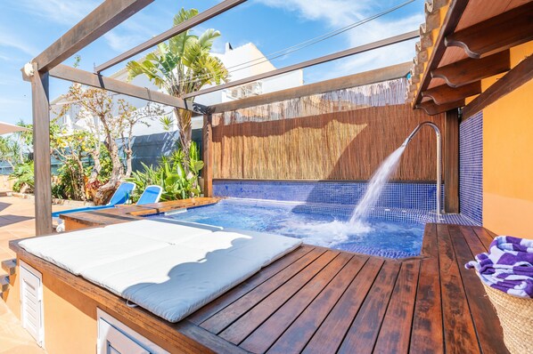 Pool - Villa 'Mimosa' with Private Terrace, Wi-Fi and Air Conditioning (Alcudia)