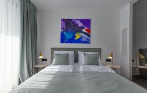 4 bedrooms, iron/ironing board, travel cot, free WiFi